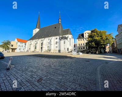 St. Peter und Paul (Herder-Kirche), Herder-Denkmal davor, Weimar, Thüringen, Deutschland Stockfoto