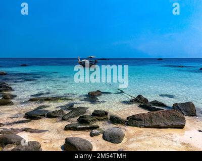 Sanom geheimer Strand in koh Lipe, Satun, Thailand Stockfoto