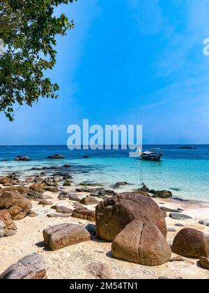 Sanom geheimer Strand in koh Lipe, Satun, Thailand Stockfoto