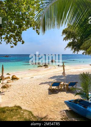 Sanom geheimer Strand in koh Lipe, Satun, Thailand Stockfoto