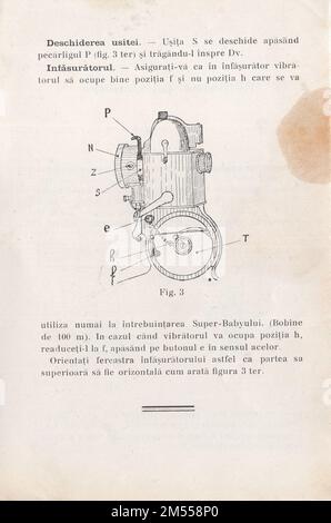 Vintage Illustrated Werbebroschüre Französischer kleiner Filmprojektor Pathé Baby ( la Camera ) in rumänischer Sprache / Rumänien / 1920er Stockfoto