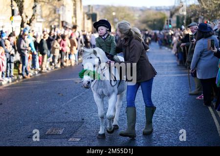 Ein junger Reiter während der jährlichen Jagd am North Cotswold Boxing Day in Broadway, Worcestershire. Foto: Montag, 26. Dezember 2022. Stockfoto