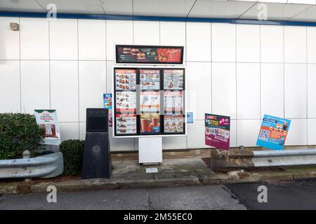 Das Drive-Through-Menü in einem Fast-Food-Restaurant im White Castle an den Northern & Bell Boulevards in Bayside, Queens, New York City Stockfoto