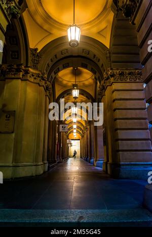 Das General Post Office (GPO, gemeinhin bekannt als Sydney GPO), ein denkmalgeschütztes Gebäude aus dem 19. Jahrhundert, das sich im Martin Place, Sydney, NSW, befindet Stockfoto