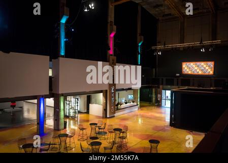 Foyer des Casula Powerhouse Arts Centre (CPAC), einem multidisziplinären Kunstzentrum im südwestlichen Vorort Casula, Sydney, NSW, Australien Stockfoto