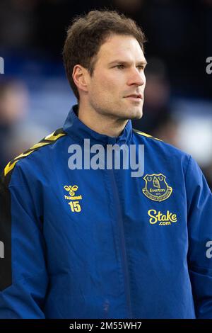 Liverpool, Großbritannien. 26. Dezember 2022. Asmir Begovic #15 of Everton vor dem Premier League-Spiel Everton vs Wolverhampton Wanderers im Goodison Park, Liverpool, Großbritannien, 26. Dezember 2022 (Foto von Phil Bryan/News Images) in Liverpool, Großbritannien, am 12./26. Dezember 2022. (Foto: Phil Bryan/News Images/Sipa USA) Guthaben: SIPA USA/Alamy Live News Stockfoto