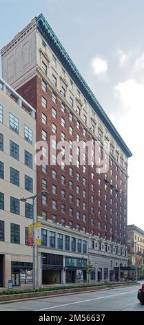 Das 1912 als Hotel Statler erbaute Hochhaus aus Ziegelstein, Stein und Terrakotta wurde in Büros und dann in Apartments umgewandelt. Stockfoto