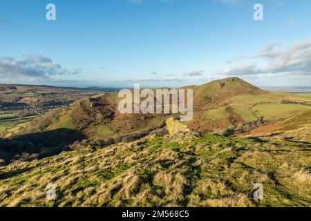 CAER Caradoc, ein Hügel in Shropshire, England, mit einer Bronzezeit oder Iron Age Hill Festung oben auf dem Hügel. Stockfoto