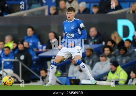 Everton, Großbritannien. 26. Dezember 2022. Nathan Patterson von Everton in Aktion. Spiel der Premier League, Everton gegen Wolverhampton Wanderers im Goodison Park in Liverpool am zweiten Weihnachtsfeiertag, Montag, den 26. Dezember 2022. Dieses Bild darf nur zu redaktionellen Zwecken verwendet werden. Nur redaktionelle Verwendung, Lizenz für kommerzielle Verwendung erforderlich. Keine Verwendung bei Wetten, Spielen oder Veröffentlichungen von Clubs/Ligen/Spielern. Bild von Chris Stading/Andrew Orchard Sportfotografie/Alamy Live News Kredit: Andrew Orchard Sportfotografie/Alamy Live News Stockfoto