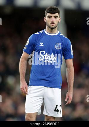 Goodison Park, Liverpool, Großbritannien. 26. Dezember 2022. Premier League Football, Everton gegen Wolverhampton Wanderers; Thomas Cannon von Everton Credit: Action Plus Sports/Alamy Live News Stockfoto