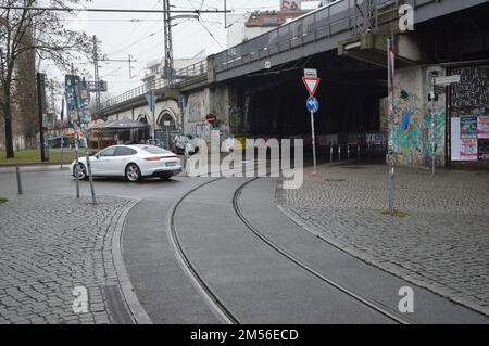 Berlin, Deutschland - 21. Dezember 2022 - in der Nähe des S-Bahnhofs Hackescher Markt. (Foto: Markku Rainer Peltonen) Stockfoto