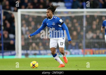 Everton, Großbritannien. 26. Dezember 2022. Alex Iwobi von Everton in Aktion. Spiel der Premier League, Everton gegen Wolverhampton Wanderers im Goodison Park in Liverpool am zweiten Weihnachtsfeiertag, Montag, den 26. Dezember 2022. Dieses Bild darf nur zu redaktionellen Zwecken verwendet werden. Nur redaktionelle Verwendung, Lizenz für kommerzielle Verwendung erforderlich. Keine Verwendung bei Wetten, Spielen oder Veröffentlichungen von Clubs/Ligen/Spielern. Bild von Chris Stading/Andrew Orchard Sportfotografie/Alamy Live News Kredit: Andrew Orchard Sportfotografie/Alamy Live News Stockfoto