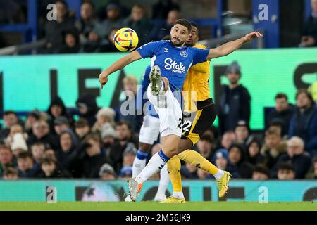 Everton, Großbritannien. 26. Dezember 2022. Neal Maupay von Everton in Aktion. Spiel der Premier League, Everton gegen Wolverhampton Wanderers im Goodison Park in Liverpool am zweiten Weihnachtsfeiertag, Montag, den 26. Dezember 2022. Dieses Bild darf nur zu redaktionellen Zwecken verwendet werden. Nur redaktionelle Verwendung, Lizenz für kommerzielle Verwendung erforderlich. Keine Verwendung bei Wetten, Spielen oder Veröffentlichungen von Clubs/Ligen/Spielern. Bild von Chris Stading/Andrew Orchard Sportfotografie/Alamy Live News Kredit: Andrew Orchard Sportfotografie/Alamy Live News Stockfoto