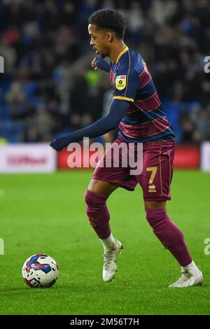 Cardiff, Großbritannien. 26. Dezember 2022. Chris Willock #7 von QPR während des Sky Bet Championship-Spiels Cardiff City vs Queens Park Rangers im Cardiff City Stadium, Cardiff, Großbritannien, 26. Dezember 2022 (Foto von Mike Jones/News Images) in Cardiff, Großbritannien, am 12./26. Dezember 2022. (Foto: Mike Jones/News Images/Sipa USA) Guthaben: SIPA USA/Alamy Live News Stockfoto