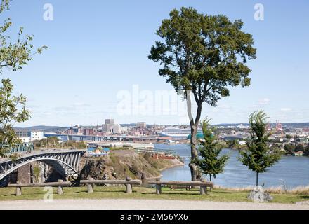 Der Blick auf die Reversing Falls Bridge über St. John River in Saint John Town (New Brunswick). Stockfoto