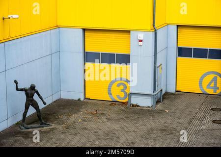 Bronzeskulptur im Industriepark Berlin Stockfoto