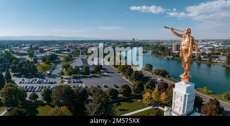 Luftaufnahme des Tempels in der Mitte der Stadt. Stockfoto