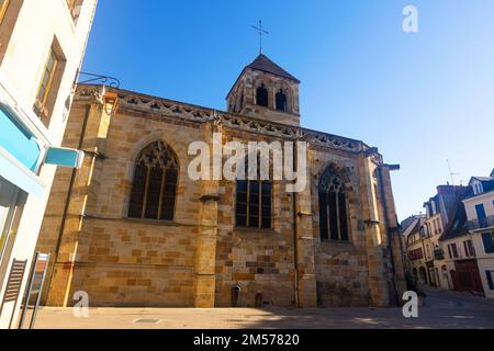 Außenansicht der Eglise Notre-Dame in Montlucon Stockfoto