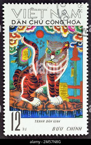 Stornierte Briefmarke, gedruckt von Vietnam, die Tiger, Folklore Art circa 1971 zeigt. Stockfoto