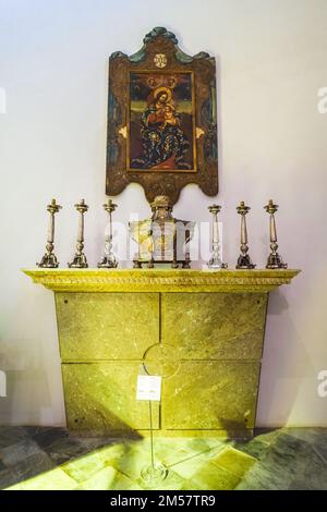 Bild der Madonna di Costumaci von Michele Corteggiani (Öl auf Leinwand, 1892) in der Kapelle von Crucifix - Königliche Kathedrale (echter Dom) von Erice - Sizilien, Italien Stockfoto