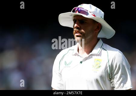 Melbourne, Australien, 27. Dezember 2022. Anrich Nortje aus Südafrika während des Testspiels am 2. Weihnachtsfeiertag zwischen Australien und Südafrika auf dem Melbourne Cricket Ground am 27. Dezember 2022 in Melbourne, Australien. Kredit: Dave Hewison/Speed Media/Alamy Live News Stockfoto