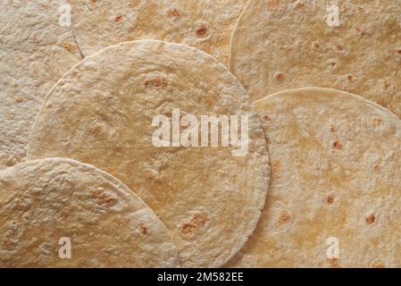 Mexikanische Tortillas aus Weizen oder Mais von oben Stockfoto