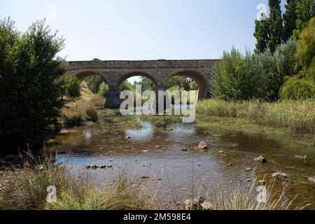 Richmond Bridge, im Richmond Village, Tasmanien, Australien. Dies ist Australiens älteste Brücke, die noch immer genutzt wird. Erbaut 1823 Stockfoto