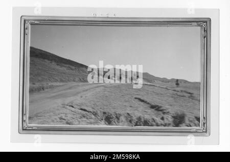 Originalüberschrift: „Los Coyotes – Stock Trough“. 1936 - 1942. Pazifikregion (Riverside, Kalifornien). Fotodruck. Innenministerium. Büro für Indianerangelegenheiten. Missionsbehörde. 11/15/1920-6/17/1946. Fotos Stockfoto