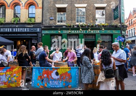 Borough Market, The Market Porter Pub, Southwark, London, England *** Lokale Beschriftung *** UK,United Kingdom,Great Britain,England,English,Briti Stockfoto