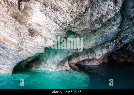 Entlang der Carretera Austral bei den Marmorhöhlen am Lago General Carrera in Chile, Patagonien. Stockfoto