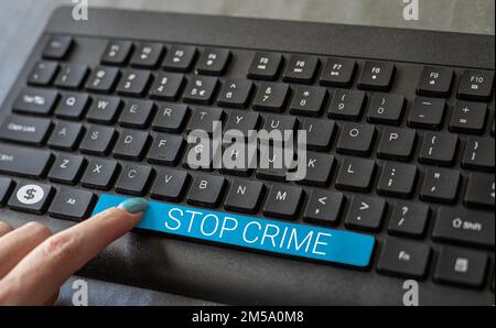 Begrifflicher Titel: Stop Crime. Geschäftsansatz der Versuch oder Versuch, Kriminalität und Kriminelle zu reduzieren und abzuschrecken Stockfoto