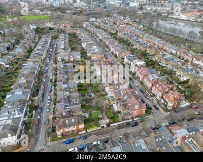 Luftaufnahme von Wohngebäuden in Hanwell, West-London, Großbritannien. Stockfoto