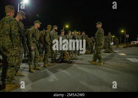 USA Marines mit 2D. Bataillon, 8. Marineregiment, 2D. Division, kommen aus Japan nach Hause, Camp Lejeune, North Carolina, 14. Februar 2021. Die Marines kehrten zurück, nachdem sie im 4. Marineregiment, 3D. Division, im Indo-Pazifik-Raum stationiert waren. Stockfoto