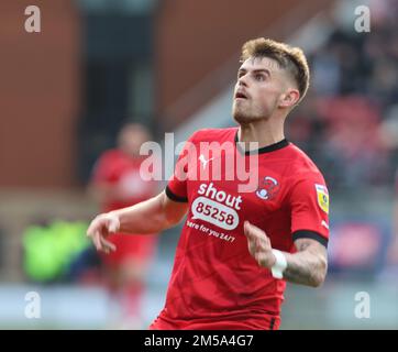 London, Großbritannien. 27. Dezember 2022. Charlie Kelman (ausgeliehen von Queens Park Rangers) von Leyton Orient während eines Fußballspiels zwischen Leyton Orient und Stevenage im Brisbane Road Stadium, London, am 27. Dezember 2022 Kredit: Action Foto Sport/Alamy Live News Stockfoto