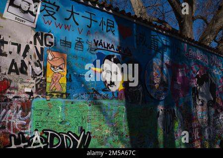 Graffiti von Putin als Hitler in Prag Stockfoto