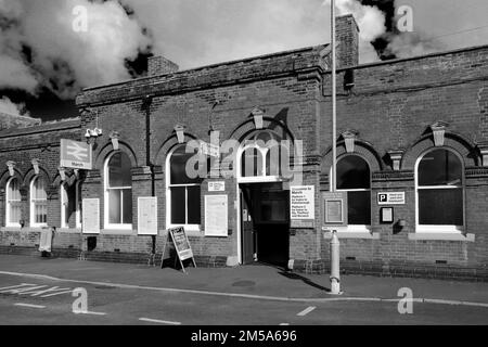 Die Vorderseite des Bahnhofs März, Fenland, Cambridgeshire, England Stockfoto