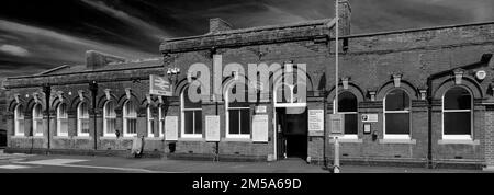 Die Vorderseite des Bahnhofs März, Fenland, Cambridgeshire, England Stockfoto