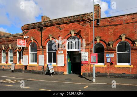 Die Vorderseite des Bahnhofs März, Fenland, Cambridgeshire, England Stockfoto