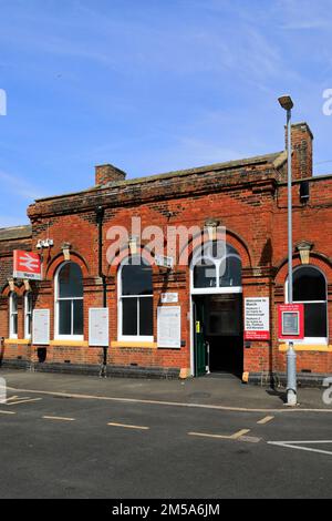 Die Vorderseite des Bahnhofs März, Fenland, Cambridgeshire, England Stockfoto