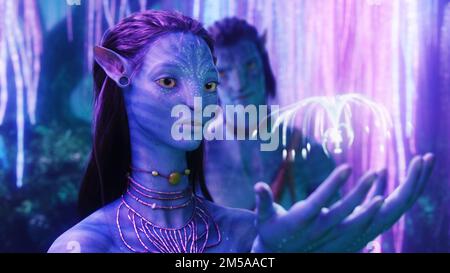 (L-R): Neytiri (gesprochen von Zoe Saldana) und Jake Sully (gesprochen von Sam Worthington) in Fox's "Avatar" des 20. Jahrhunderts (2009). Foto: Twentieth Century Fox Stockfoto