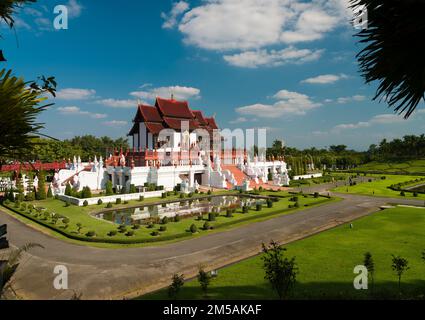 Provinz Chiang Mai, Royal Flora Ratchaphruek Park. Der Tempel des Großen Pavillons (Hor kam Luang). Chiang Mai, Thailand Stockfoto