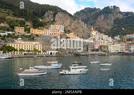 Amalfi Stadt an der Amalfiküste, Italien. Panoramablick Stockfoto