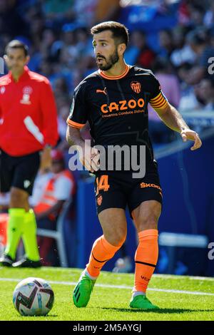 BARCELONA – Okt 2: Gaya in Aktion beim Spiel La Liga zwischen RCD Espanyol und Valencia CF im RCDE-Stadion am 2. Oktober 2022 in Barcelona, Spanien Stockfoto