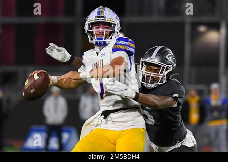 Serra Padres Quarterback Maealiuaki Smith (7) während des 2022 CIF Open Division High School Football State Championship Spiels Samstag, 10. Dezember 2022 i. Stockfoto