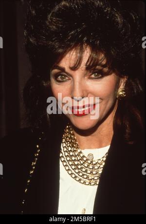 Joan Collins bei der Party für die Dynastie 200. am 15. Dezember 1988 Kredit: Ralph Dominguez/MediaPunch Stockfoto