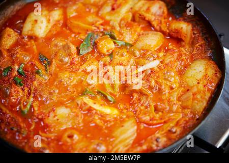 Schweinefleisch und Kimchi-Eintopf, koreanisches Essen Stockfoto