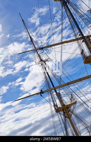 Das historische Segelboot Fregatten Jylland - nationaler Schatz. Detail des alten dänischen Schiffes Fregatten Jylland, nationaler Schatz und Tourist Stockfoto