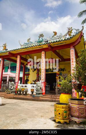 Pulau Ketam, Malaysia - 26. Dezember 2022: Pulau Ketam bedeutet Krabbeninsel, es ist eine kleine Insel vor der Küste von Klang. Chinesische Temp Stockfoto