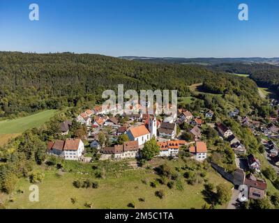 Luftaufnahme der historischen Altstadt von Aach im Hegau, Bezirk Constance, Baden-Württemberg, Deutschland Stockfoto