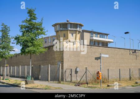 Wachturm, Stasi-Gedenkstätte, Genslerstraße, Hohenschoenhausen, Lichtenberg, Berlin, Deutschland Stockfoto